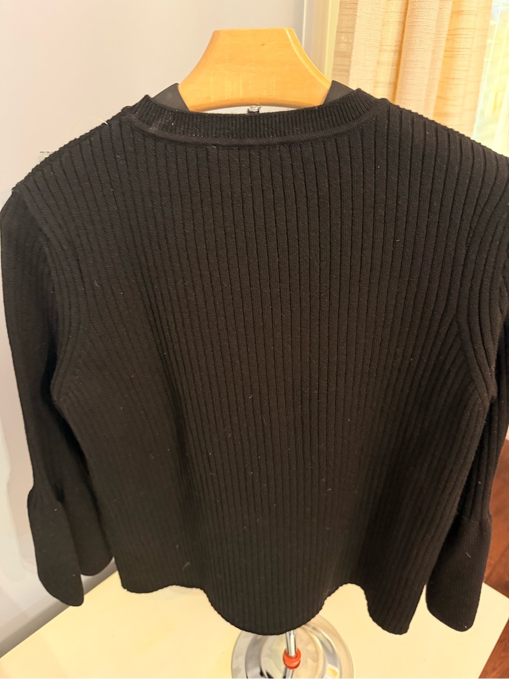 Hugo Boss Medium, made in Italy black ribbed bell sleeve sweater - Picture 3 of 7